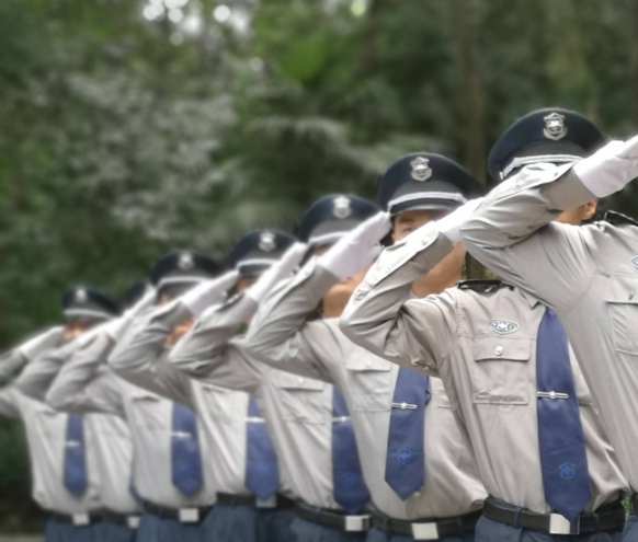 物業(yè)保安是物業(yè)管理中維護(hù)小區(qū)、商業(yè)綜合體、寫字樓等場所公共安全和秩序的重要力量